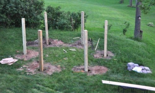 Nem értették, hogy mire kell az a 6 faoszlop a kertben… de mindenkinek ez lett a kedvenc helye a kertben!