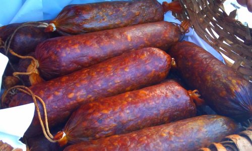 mutatjuk, hogy készül az igazi házi szalámit otthon!